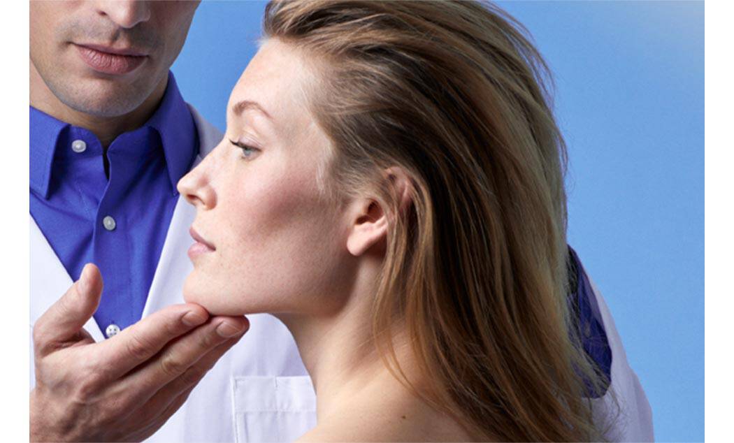 LA ROCHE POSAY LABORATOIRE DERMATOLOGIQUE No1 皮膚の専門家に採用されている**スキンケアブランド ワールドワイド**