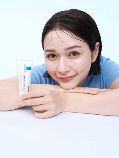村重 杏奈：忙しい毎日でも「とりあえずこれ塗っとこ」って思える存在いないよね。シカプラストがいるだけで毎日村重の肌守られてます。